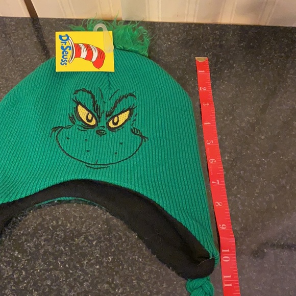 Dr Seuss Winter Hat - Picture 8 of 8